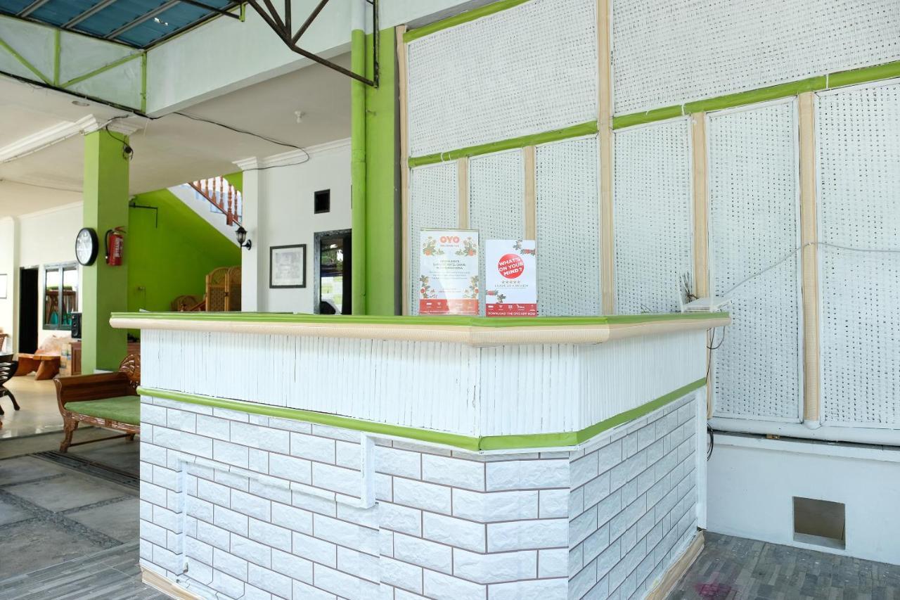 Oyo 2186 Esbe Hotel Syariah Tanjung Pandan Exterior foto