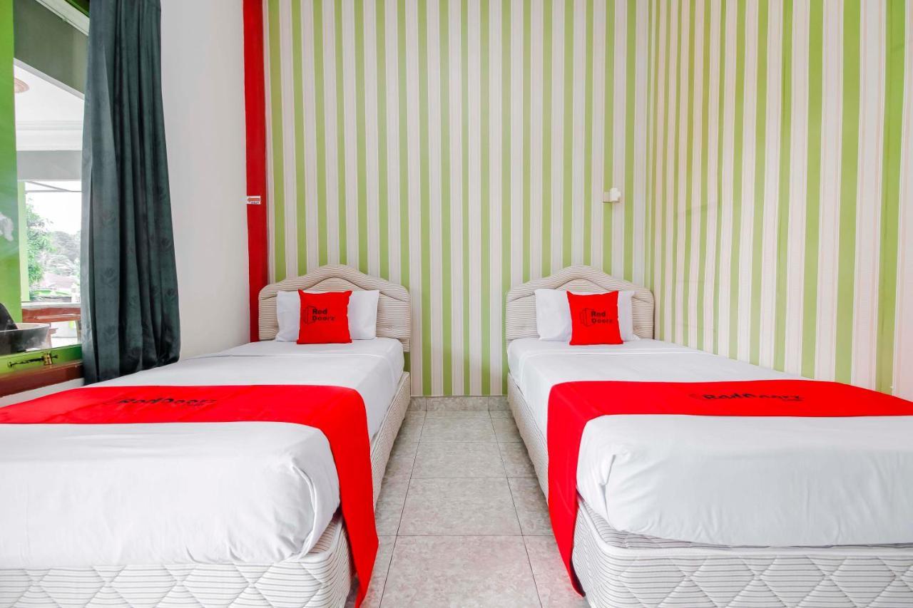Oyo 2186 Esbe Hotel Syariah Tanjung Pandan Exterior foto