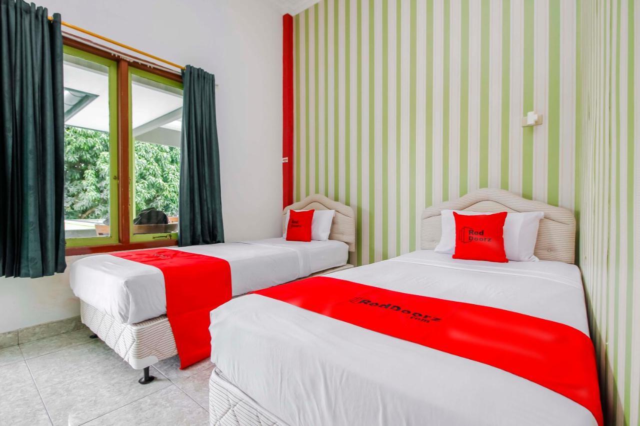 Oyo 2186 Esbe Hotel Syariah Tanjung Pandan Exterior foto