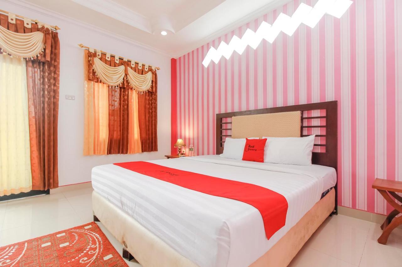 Oyo 2186 Esbe Hotel Syariah Tanjung Pandan Exterior foto