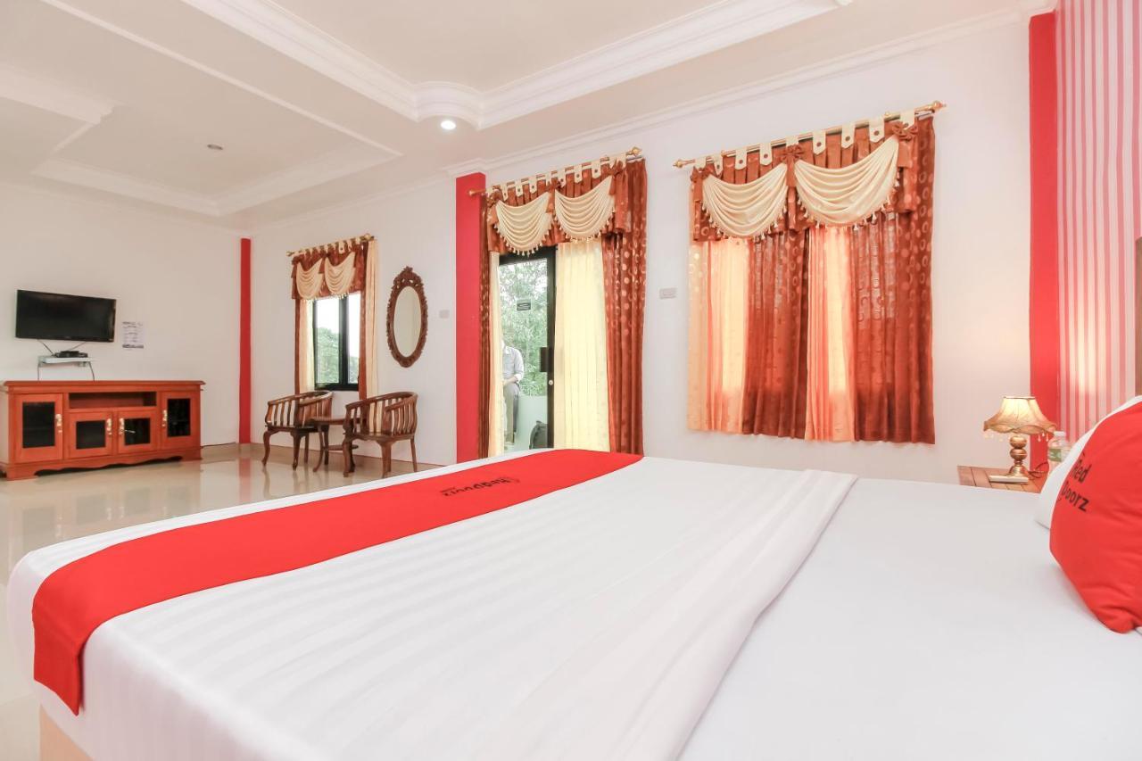 Oyo 2186 Esbe Hotel Syariah Tanjung Pandan Exterior foto