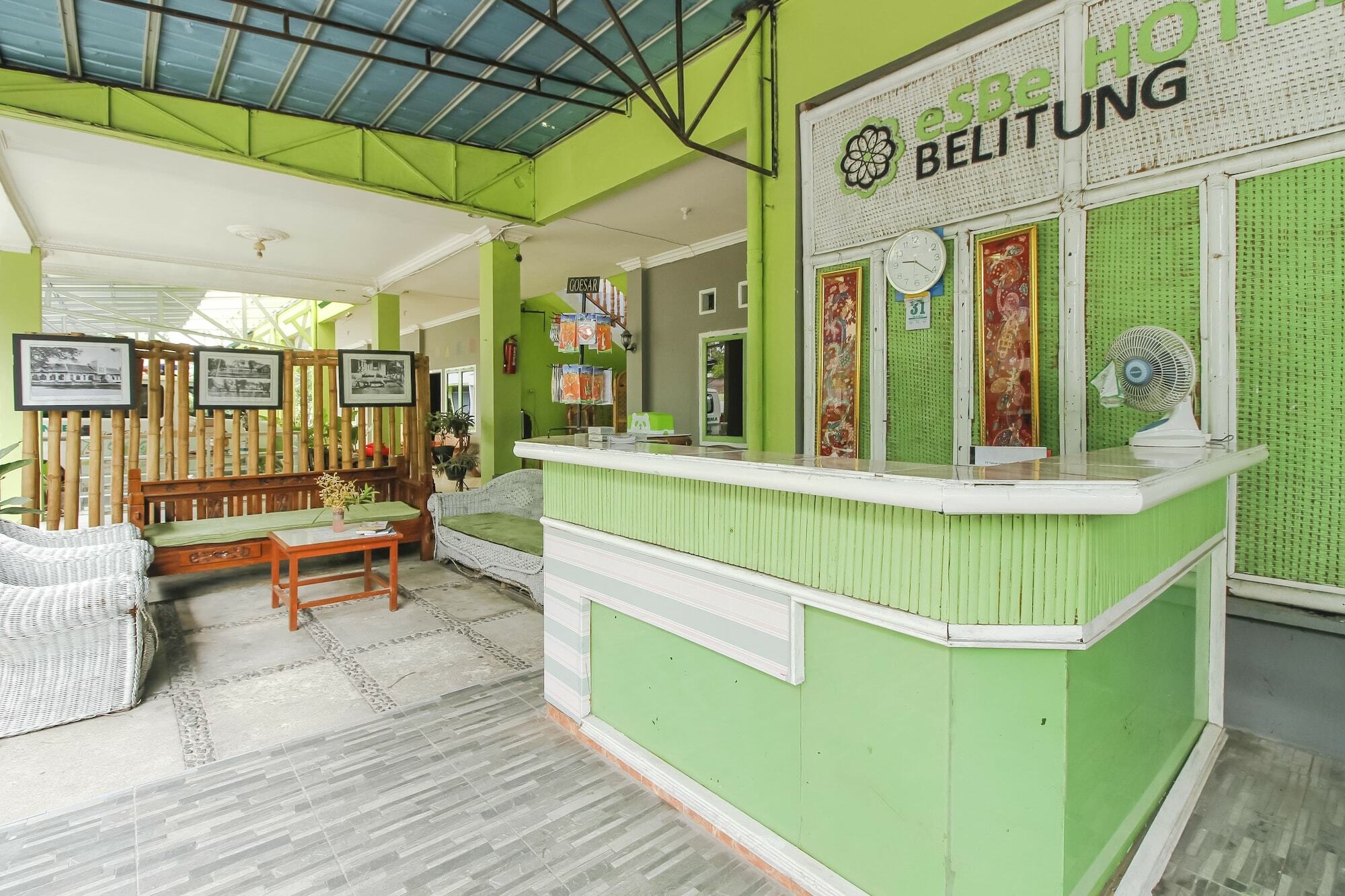 Oyo 2186 Esbe Hotel Syariah Tanjung Pandan Exterior foto