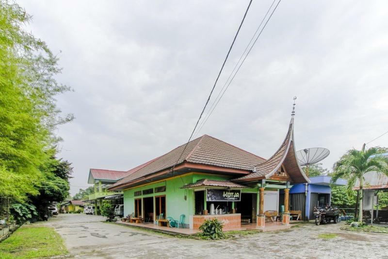 Oyo 2186 Esbe Hotel Syariah Tanjung Pandan Exterior foto