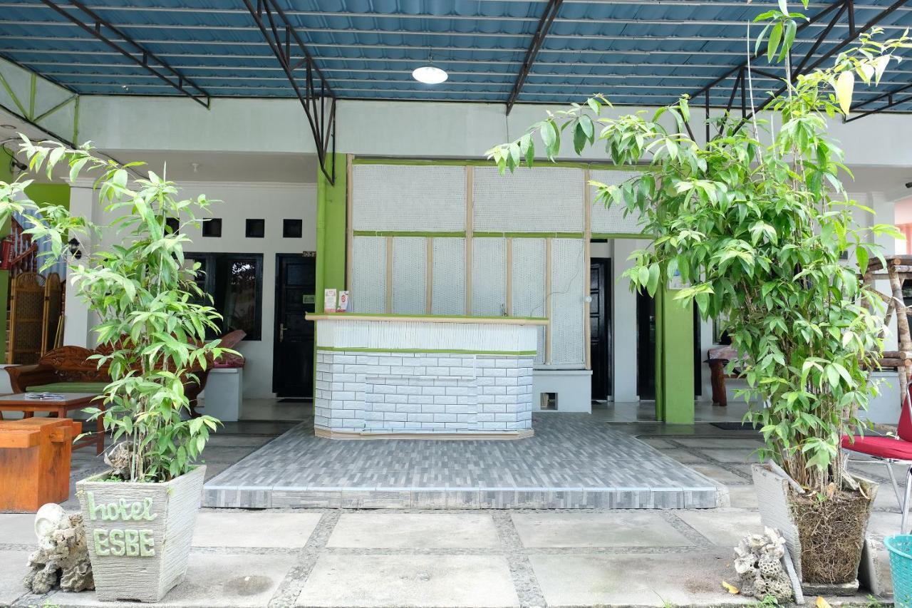Oyo 2186 Esbe Hotel Syariah Tanjung Pandan Exterior foto