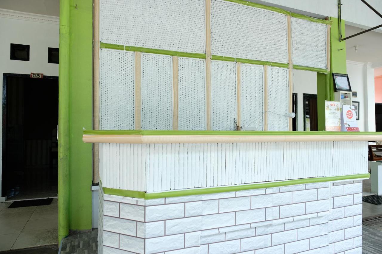 Oyo 2186 Esbe Hotel Syariah Tanjung Pandan Exterior foto
