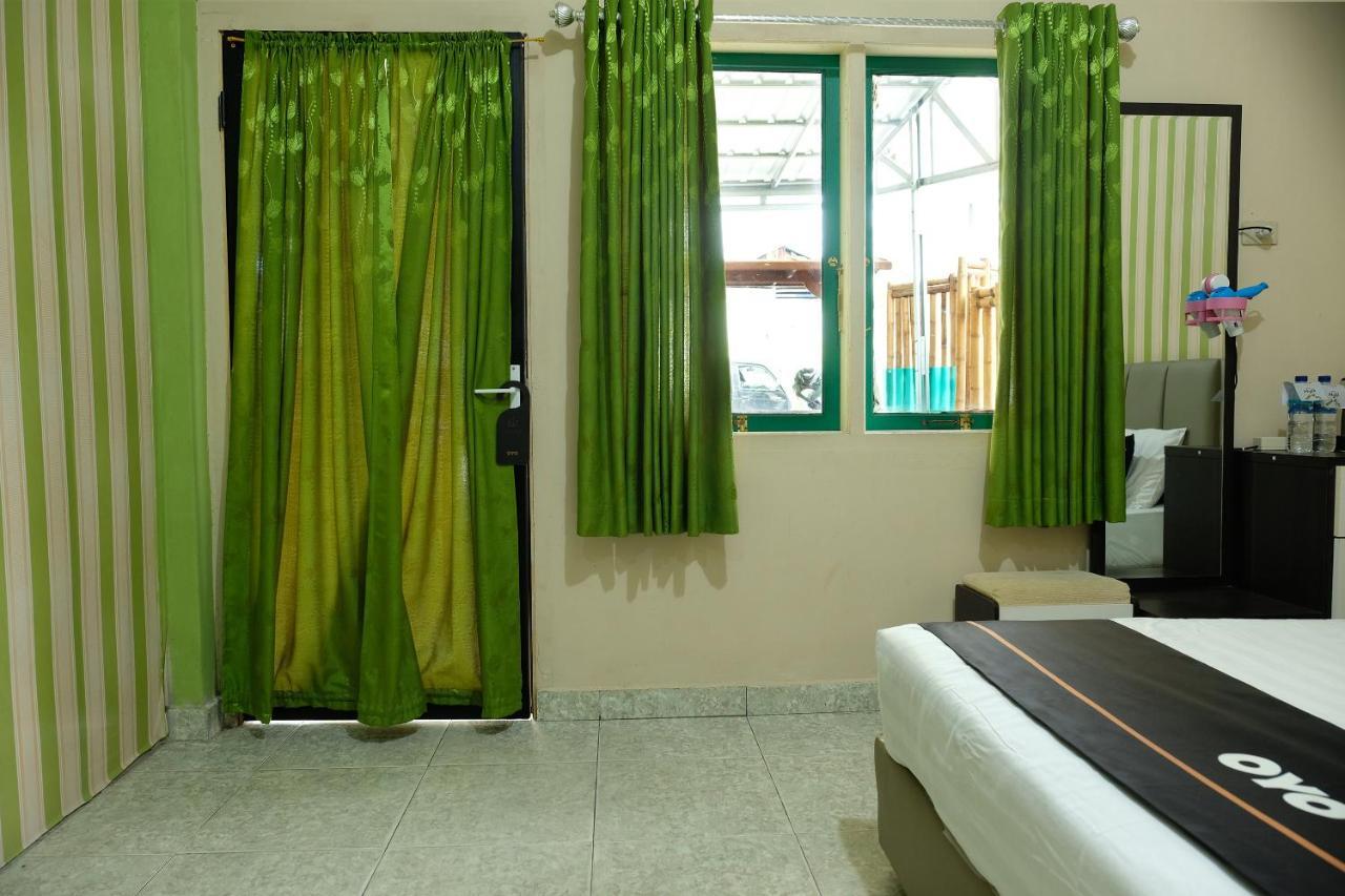 Oyo 2186 Esbe Hotel Syariah Tanjung Pandan Exterior foto