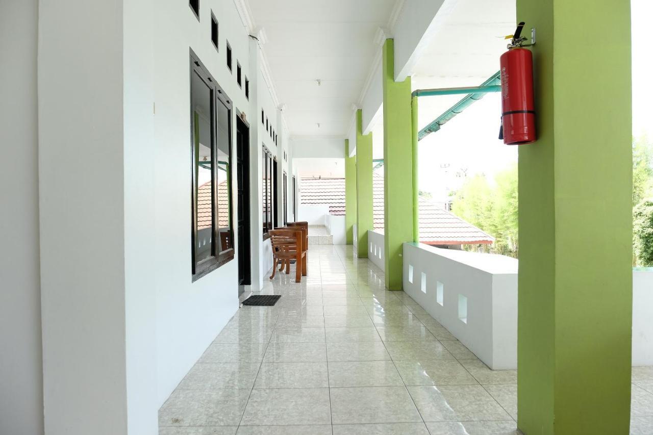 Oyo 2186 Esbe Hotel Syariah Tanjung Pandan Exterior foto